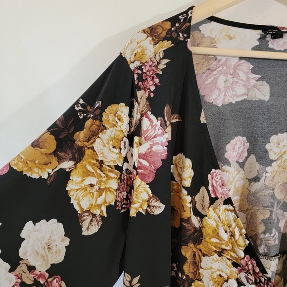 TORRID Black Floral Faux Wrap Long Sleeve Tie Waist Top 4X Boho Fall Cottagecore - Picture 4 of 11